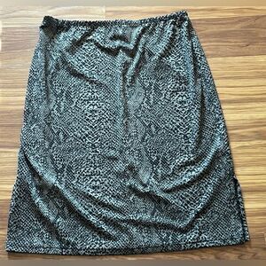 True Vintage 1990’s Patty USA Snakeprint Skirt Size L